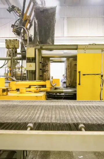 Industrial machine in a factory, representing targeted PPC for industrial manufacturing.