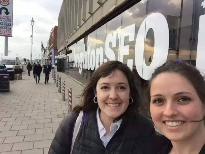 SEO Analysts Rachel Anderson and Ariana Hooper at Brighton SEO